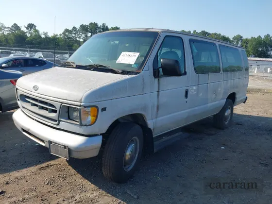 2000 Ford Econoline Passenger XL