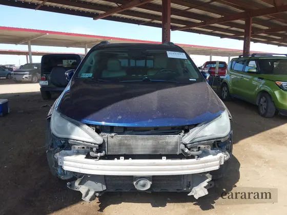 2017 Chrysler Pacifica Hybrid Platinum