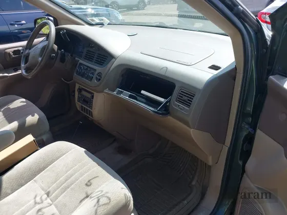 2002 Toyota Sienna CE