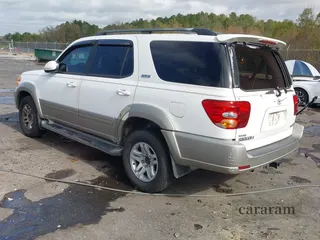 2004 Toyota Sequoia SR5