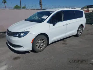2024 Chrysler Voyager LX