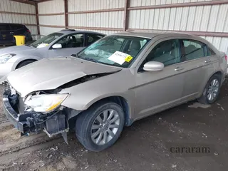 2013 Chrysler 200 Touring