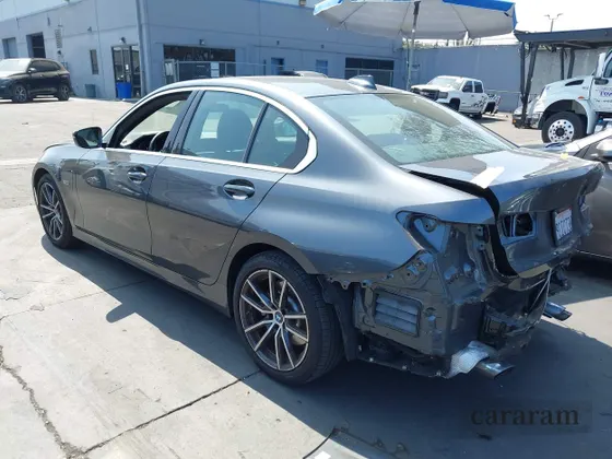 2022 BMW 3 Series 330e