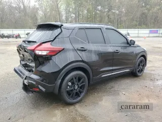 2022 Nissan Kicks SR