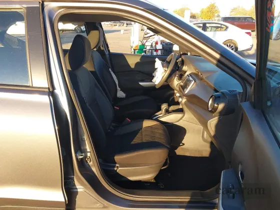 2019 Nissan Kicks SR