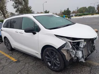 2021 Toyota Sienna XSE