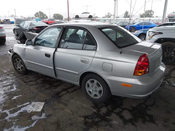 2004 Hyundai Accent GL