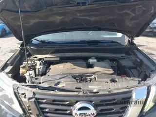 2018 Nissan Pathfinder SV