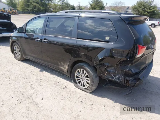 2014 Toyota Sienna XLE