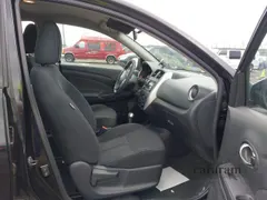 2016 Nissan Versa SV