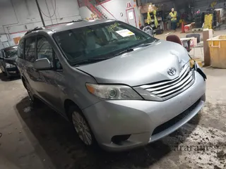 2015 Toyota Sienna LE