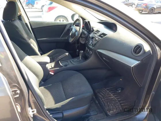 2013 Mazda 3 i Touring