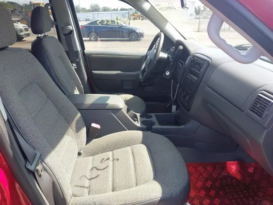 2004 Ford Explorer XLS
