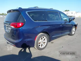 2017 Chrysler Pacifica Touring L Plus