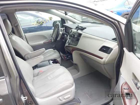 2012 Toyota Sienna XLE