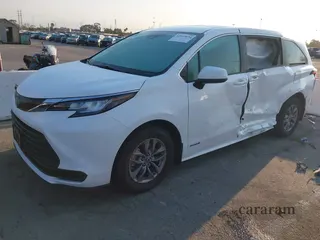 2021 Toyota Sienna LE