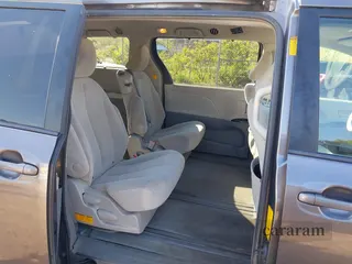 2013 Toyota Sienna LE