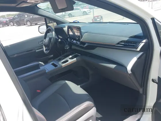2021 Toyota Sienna XSE