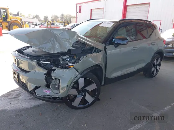 2023 Volvo XC40 Ultimate