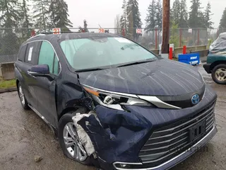 2023 Toyota Sienna Platinum