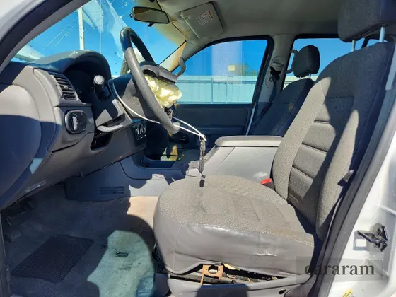 2004 Ford Explorer XLS