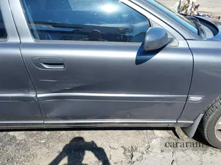 2005 Volvo V70 R