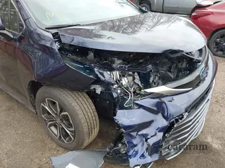 2025 Toyota Sienna Platinum