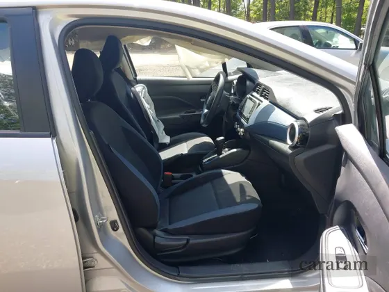 2023 Nissan Versa SV