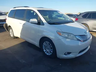 2015 Toyota Sienna XLE Premium