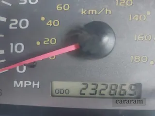 2004 Toyota Sequoia SR5