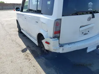 2005 Scion xB
