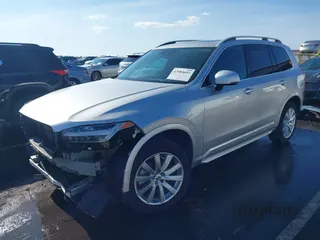 2017 Volvo XC90 Momentum