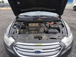 2015 Ford Taurus SE
