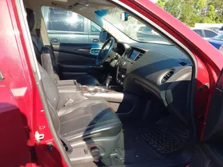 2013 Nissan Pathfinder SV