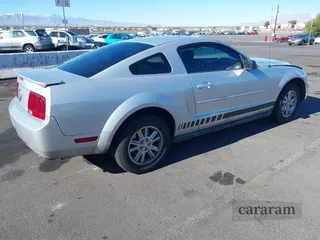 2007 Ford Mustang Deluxe