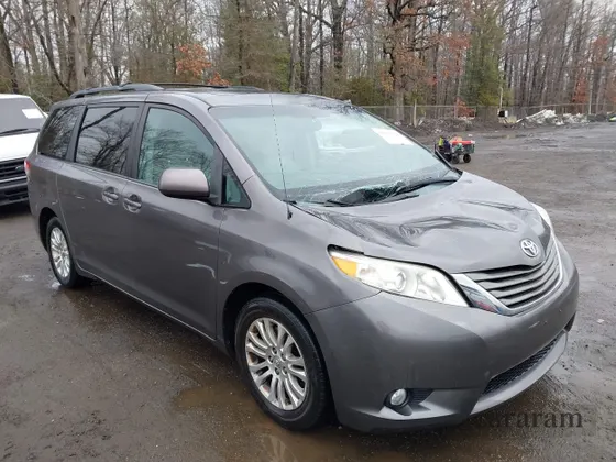 2014 Toyota Sienna XLE