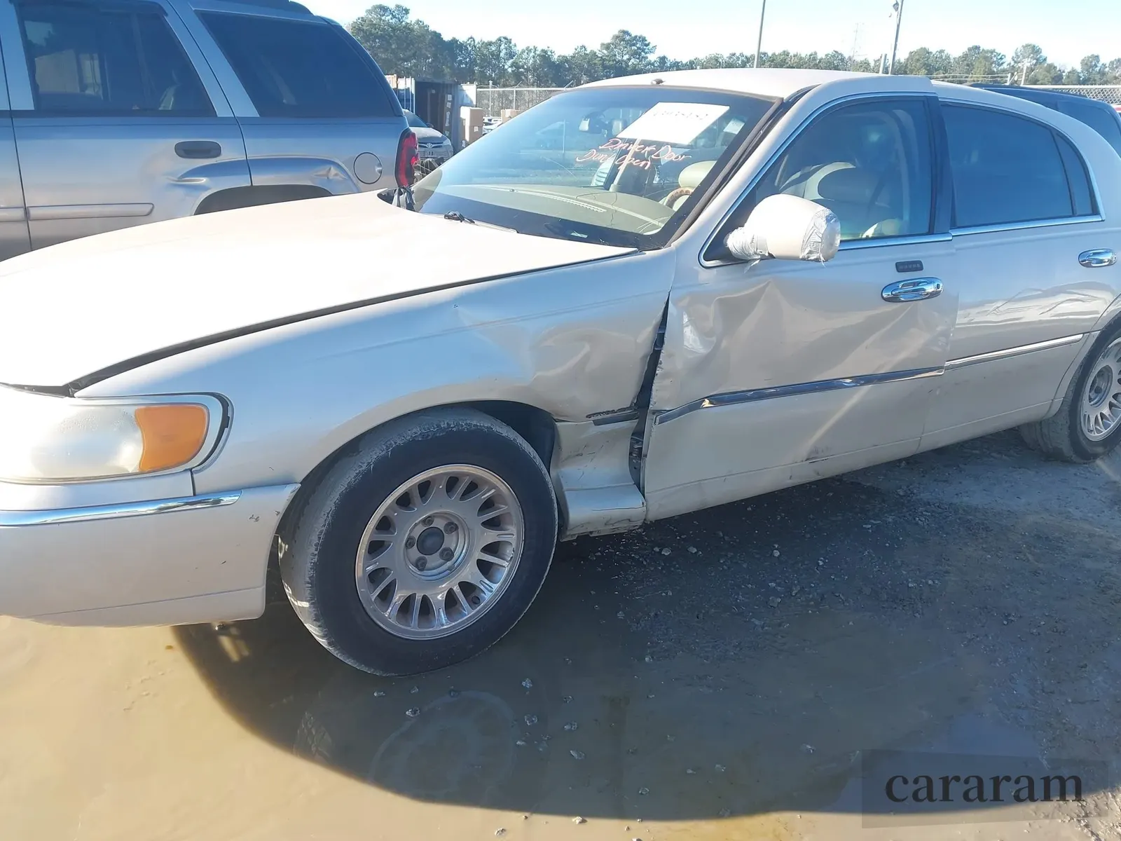 2000 Lincoln Town Car Cartier