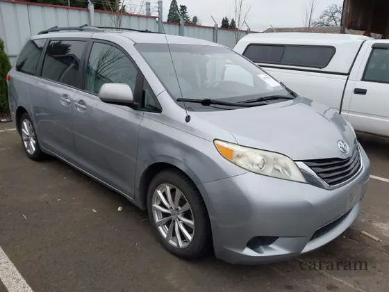 2011 Toyota Sienna LE