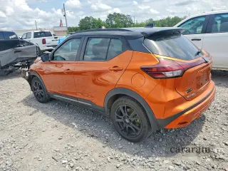 2021 Nissan Kicks SR