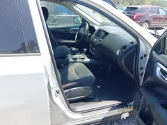 2017 Nissan Pathfinder SL