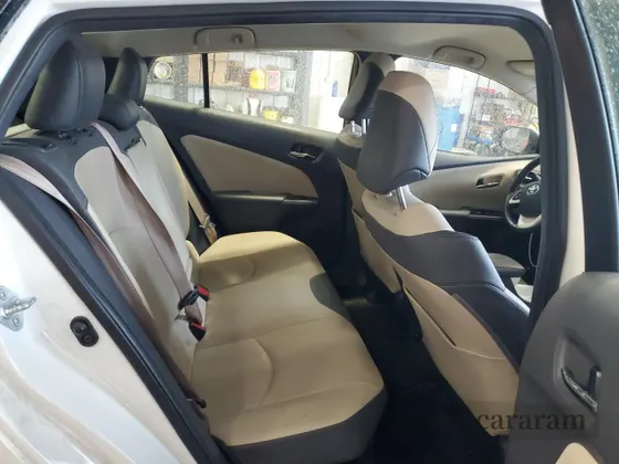 2016 Toyota Prius Four