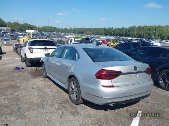 2017 Volkswagen Passat R-Line