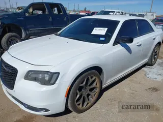 2018 Chrysler 300 Touring