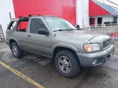 2001 Nissan Pathfinder SE