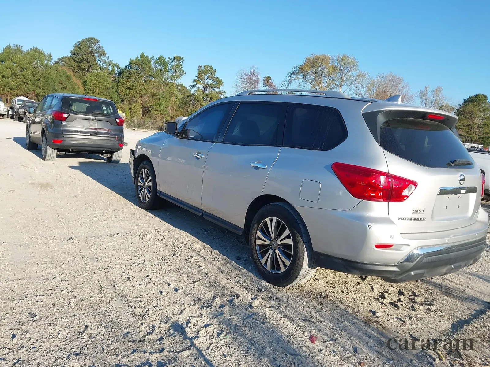 2019 Nissan Pathfinder SL