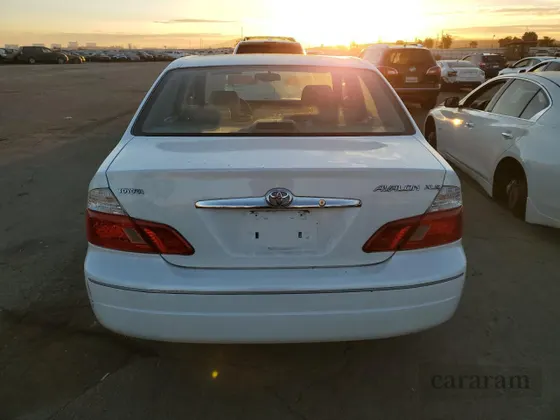 2004 Toyota Avalon XL