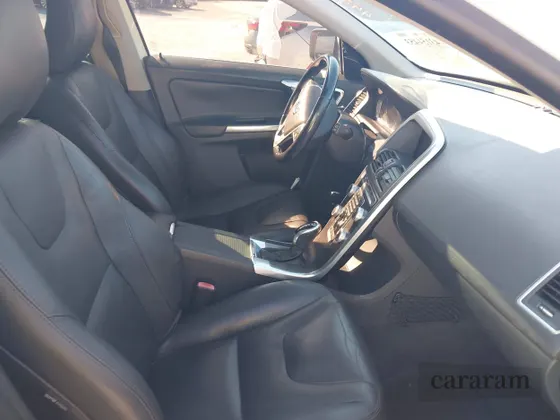 2015 Volvo XC60 T5 Drive-E Premier