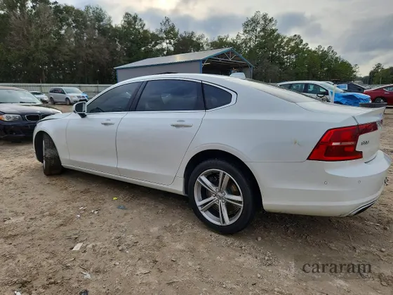 2018 Volvo S90 Momentum