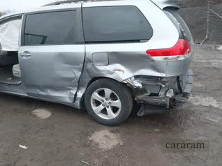 2012 Toyota Sienna LE