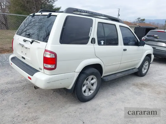 2004 Nissan Pathfinder SE